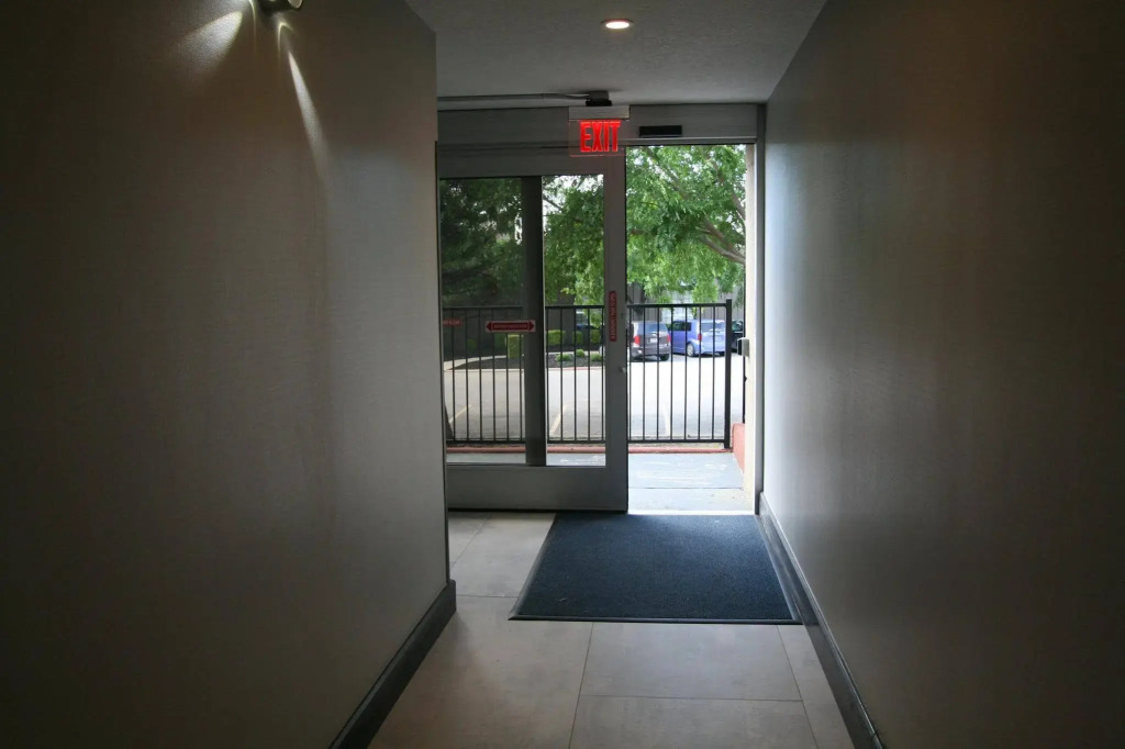 Holiday Inn Express & Suites San Antonio Medical - Six Flags by IHG