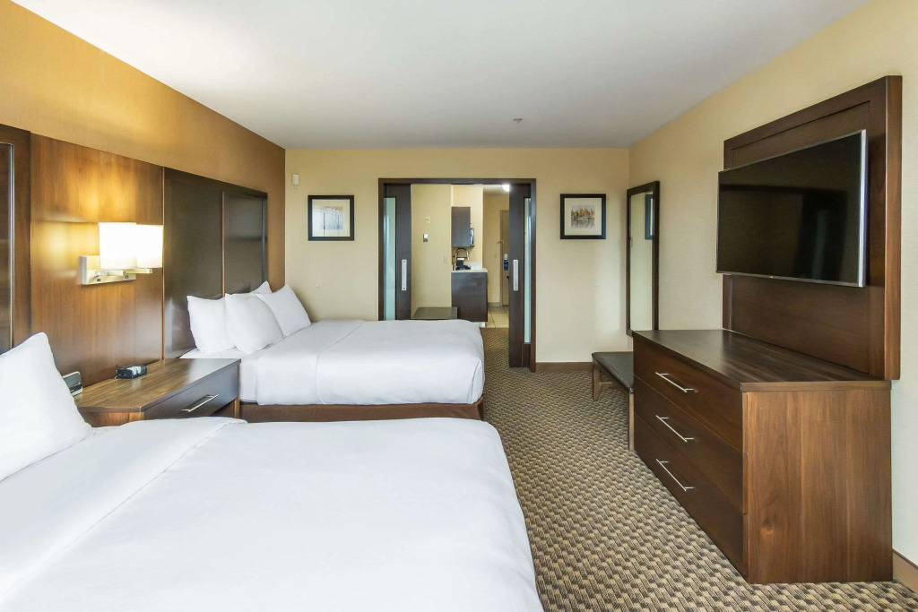Comfort Inn & Suites