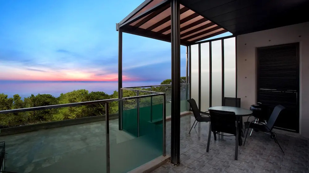 The Marine Pool Villa