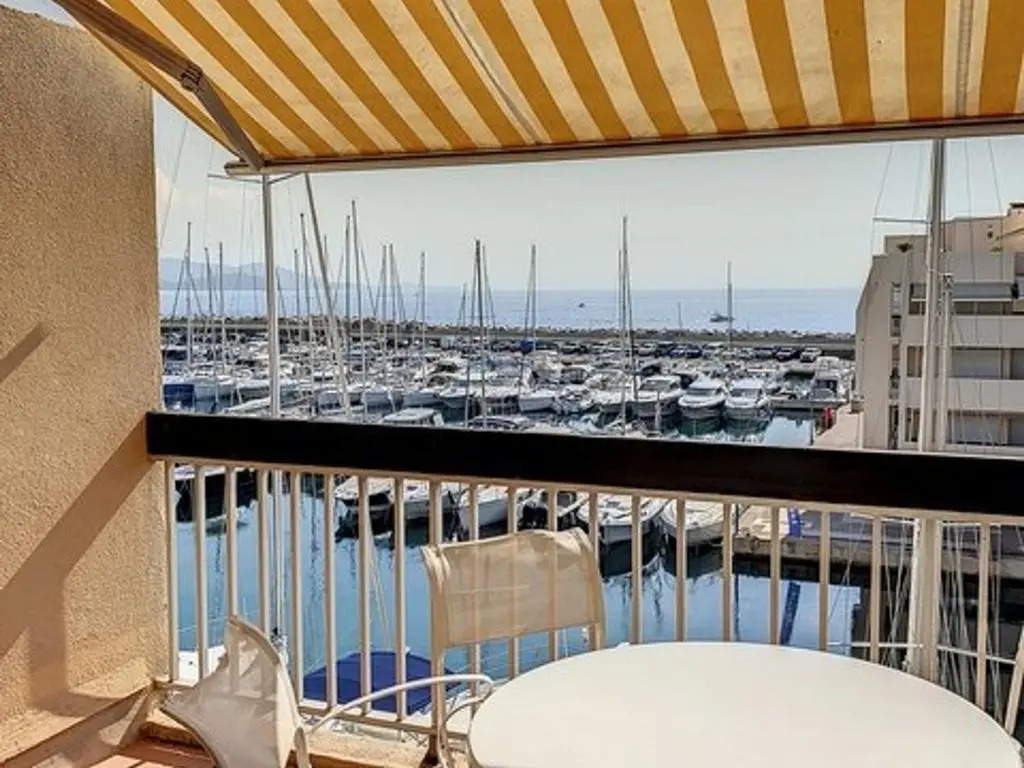 Appartement Bormes-les-Mimosas, 2 pièces, 4 personnes - FR-1-610-13