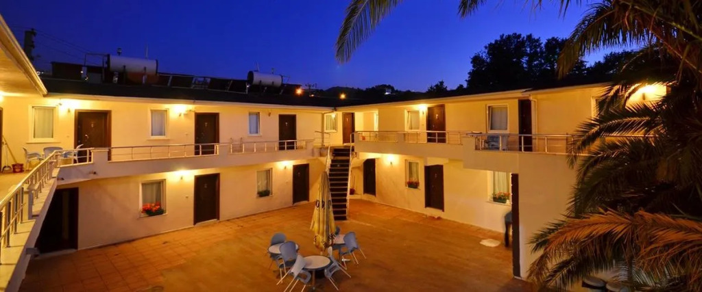 Amadeus Motel