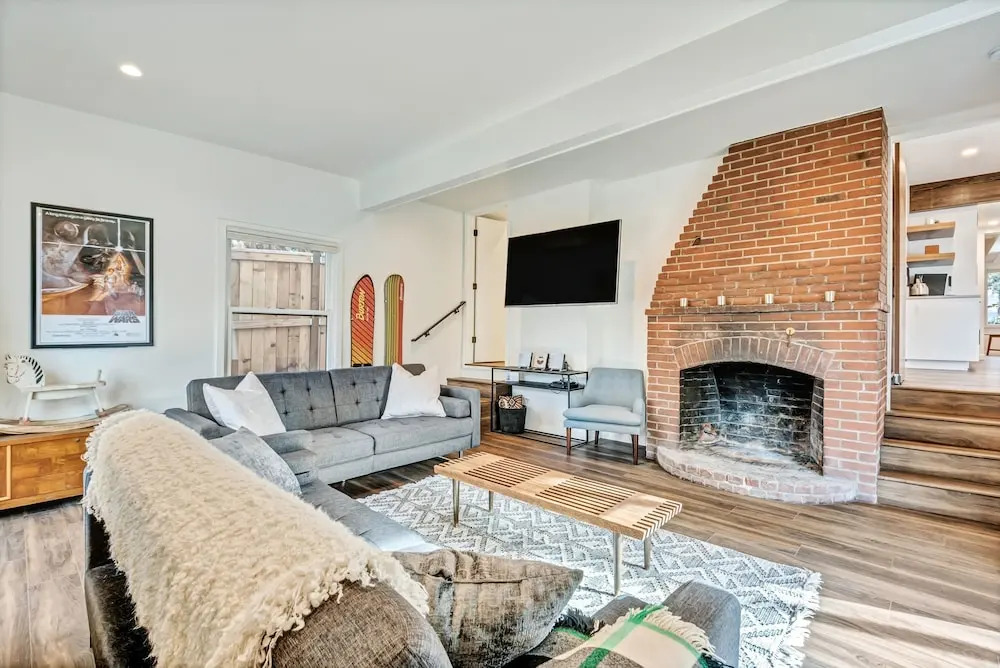 New Listing! Renovated Historic Claypool House 3 Bedroom Home