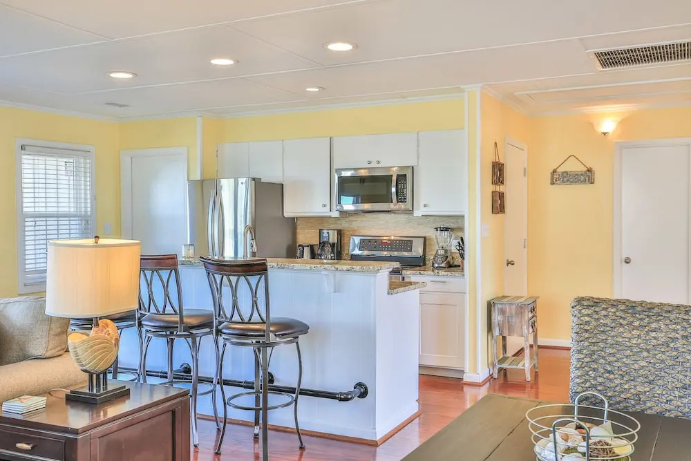 1691 E. Folly Beach - 3 Br Home