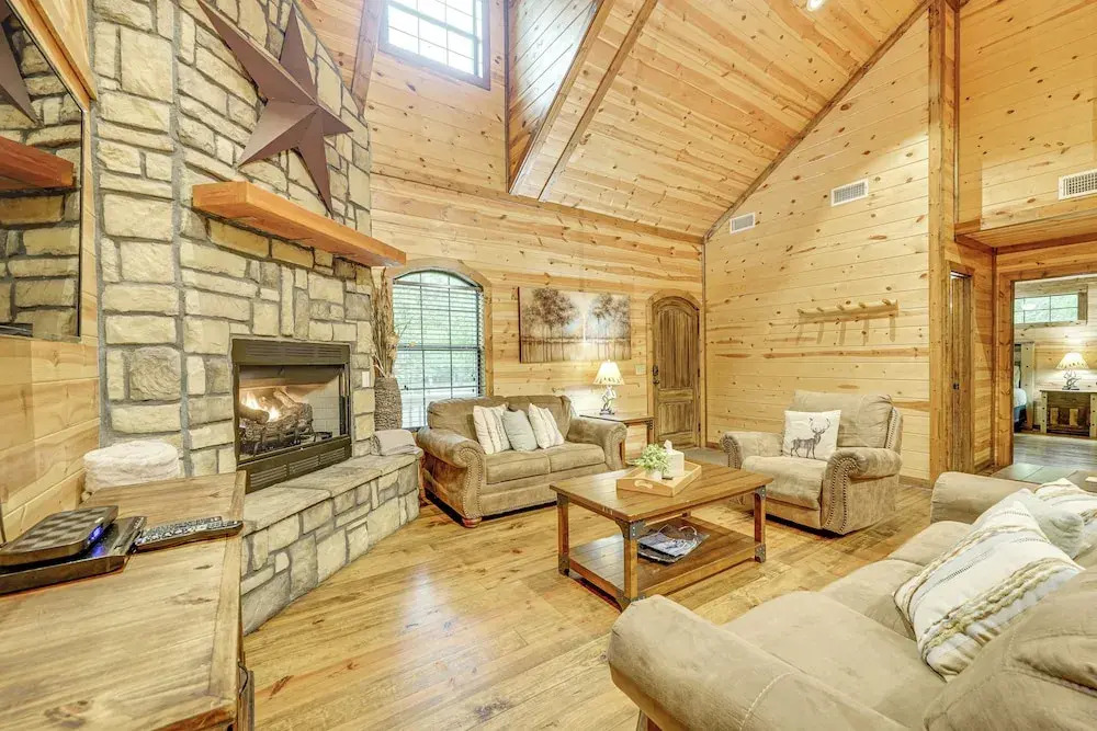 Pets & Families Welcome: Secluded Broken Bow Cabin
