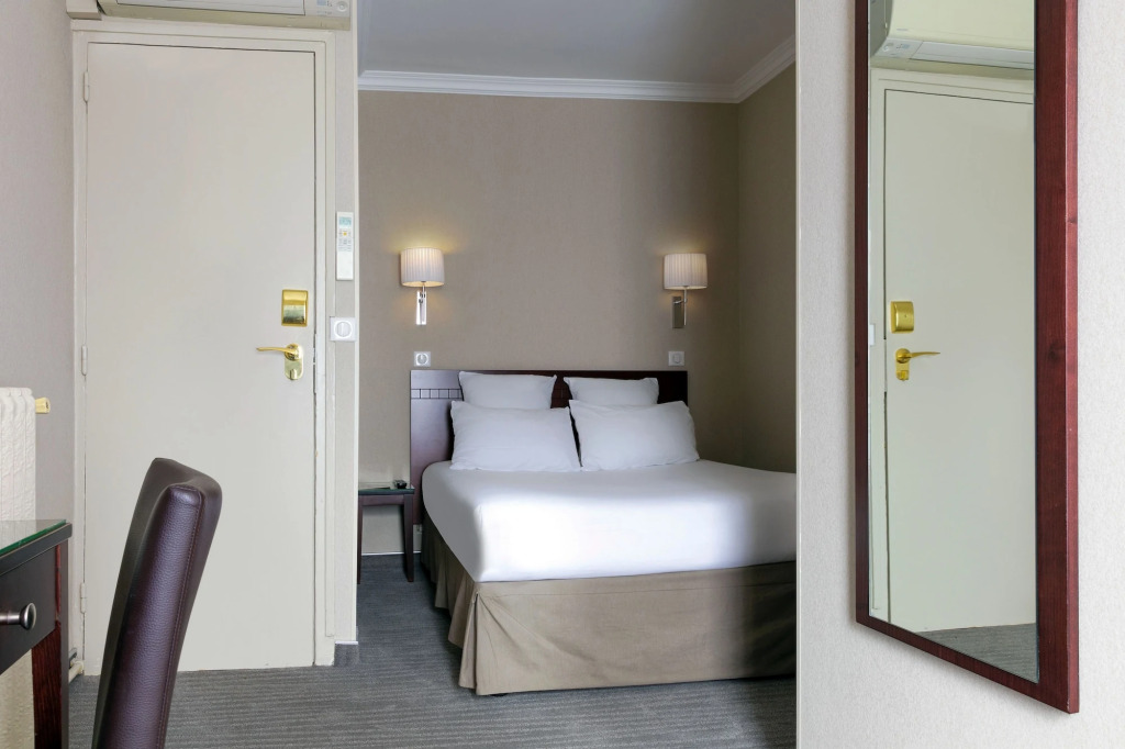 Hotel Saint Cyr Etoile
