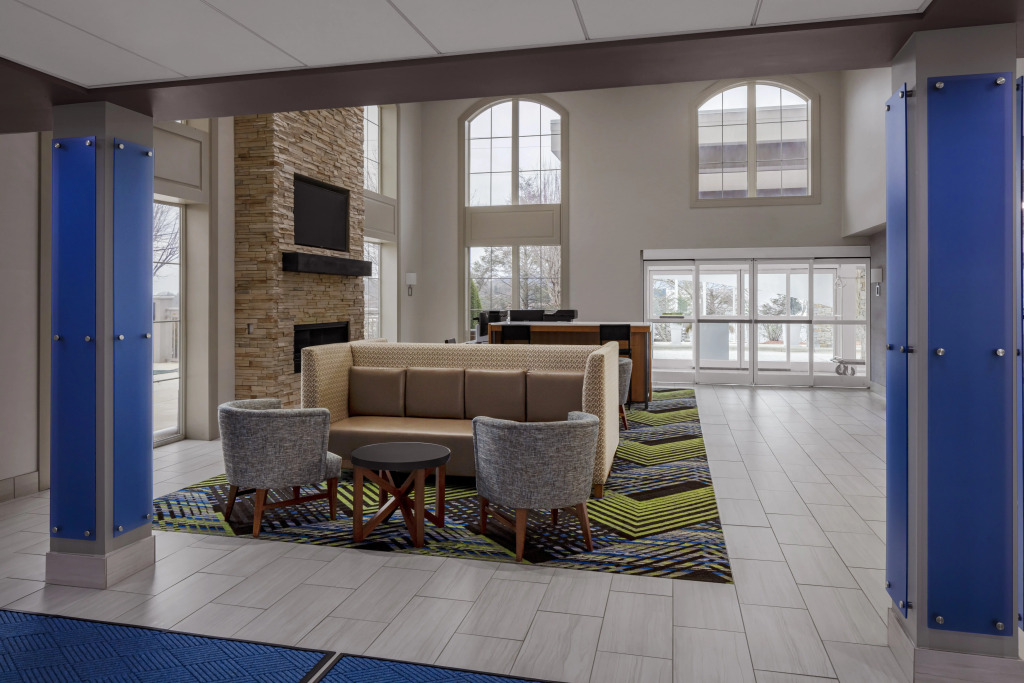Holiday Inn Express & Suites Asheville SW - Outlet Ctr Area by IHG