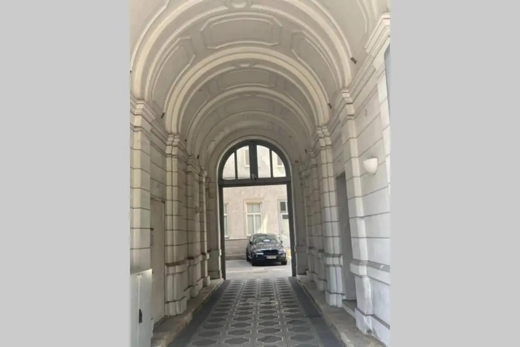 Private Room near Vienna City Center 1