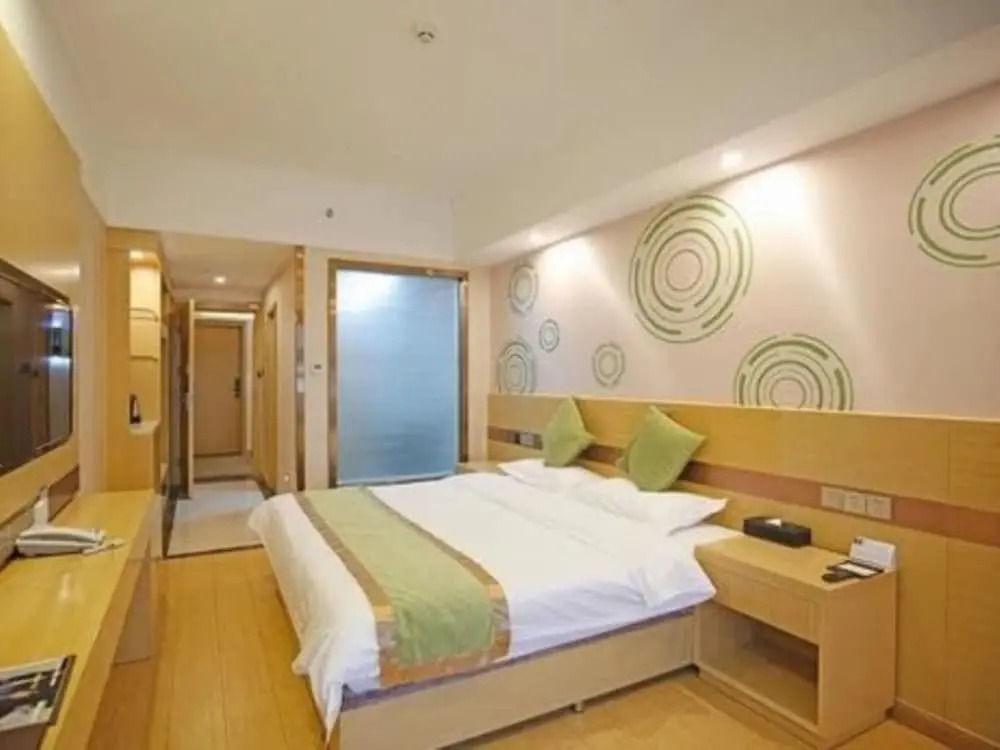 GreenTree Inn Chengdu Zoo Zhaojue Temple South Road Subway Station Express Hotel Chengdu