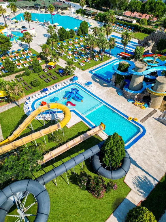 Risus Beach Resort Hotel