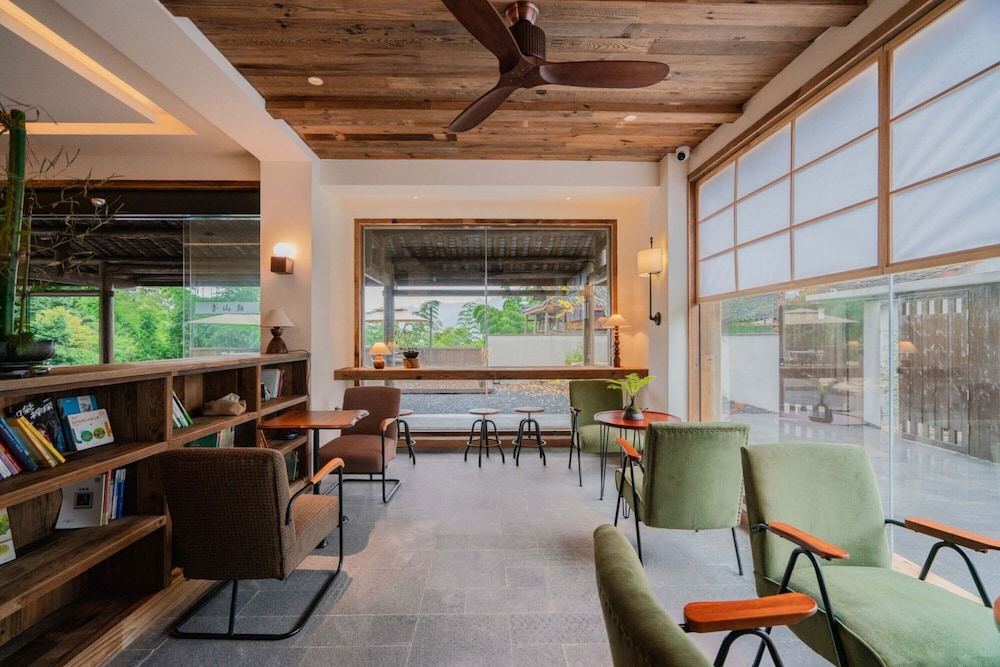 Emeishan XiaoshanQing Luxury Resort