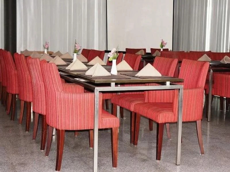 Rumah Nenek Hotel & Restaurant