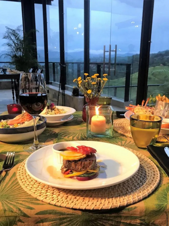 Fox Kandy by Fox Resorts - Luxury in the Mist