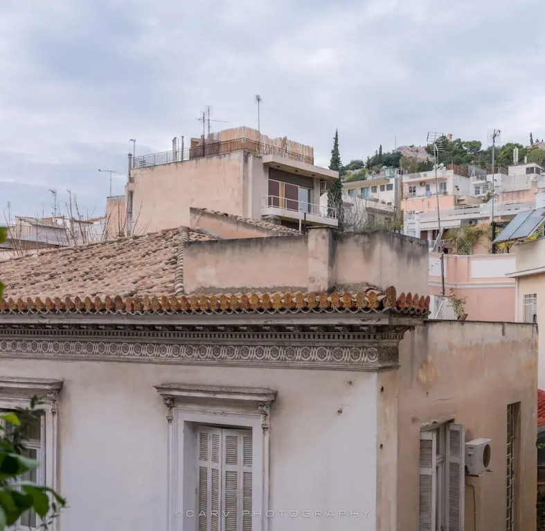 Brand new apartment touching Acropolis