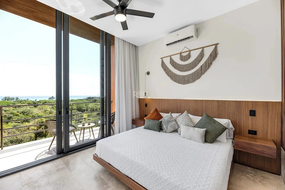 Ixuh Ocean Front 5 Ave Playa del Carmen