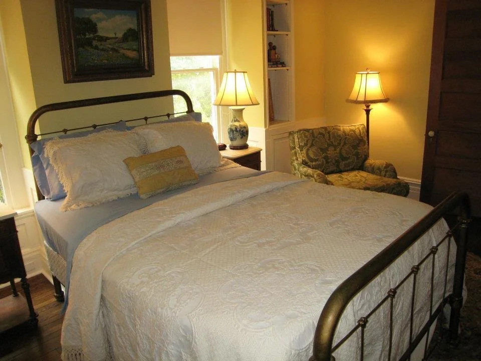 Boothe House Bed and Breakfast
