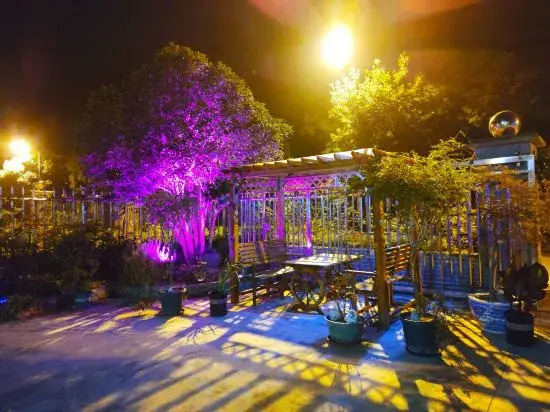 Maizi Farm House