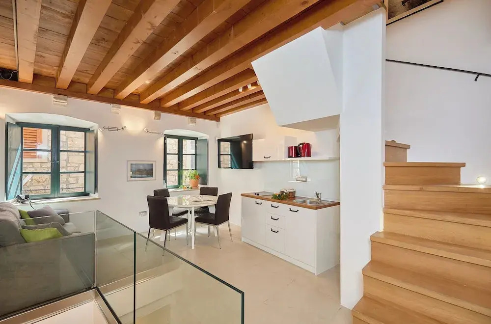 B18 Apartment