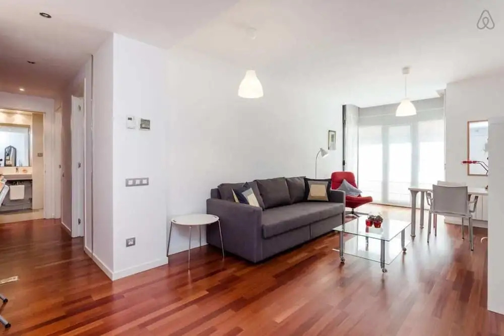 Modern 2 Bedroom Flat Next to Camp Nou