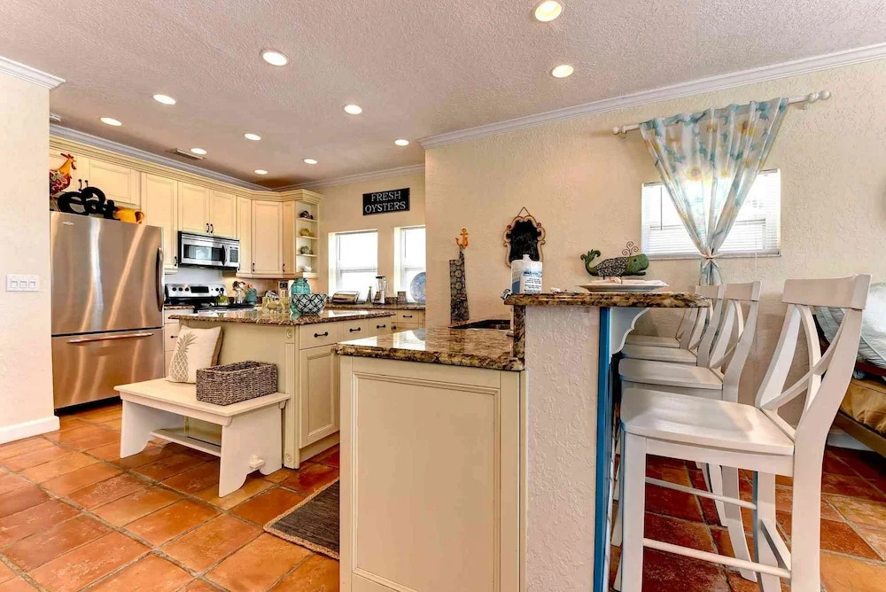 Sunset Point Apartment 4