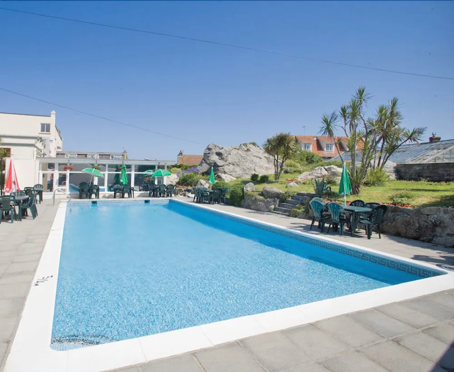 L'Eree Bay Hotel