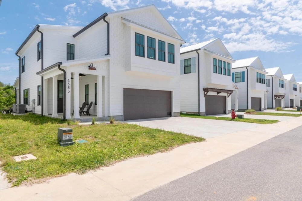 Peek-A-Bay by Gold Star Vacation Rentals