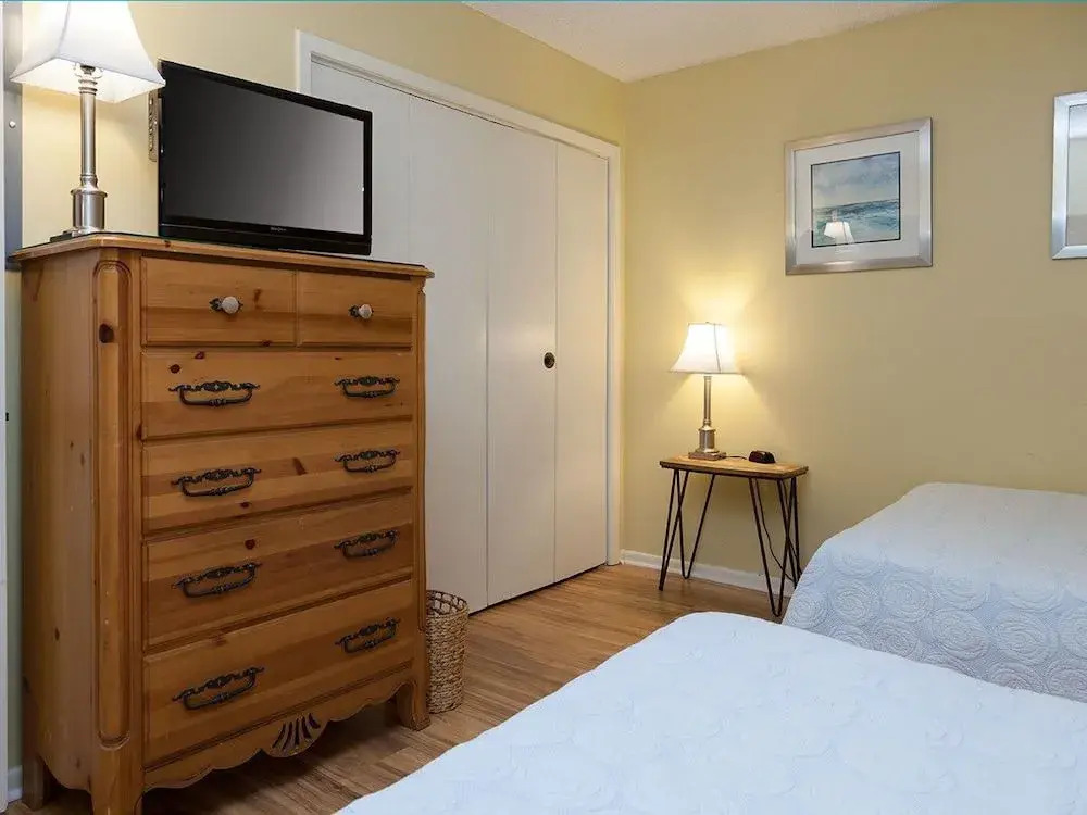Gulf Shore Condo #317 - 2 Br condo by RedAwning