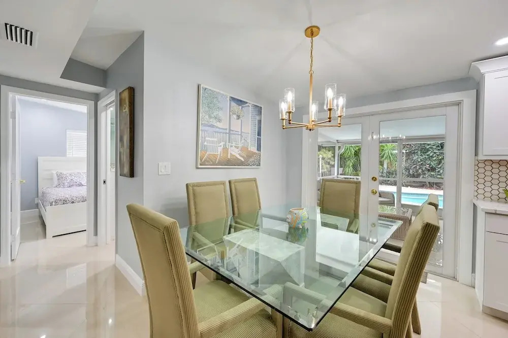 ‘Pelican Nest’, Tropical Naples Villa w/ Pool