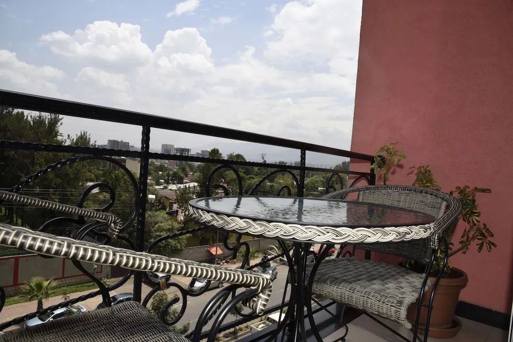 Diplomat Furnished Apartments