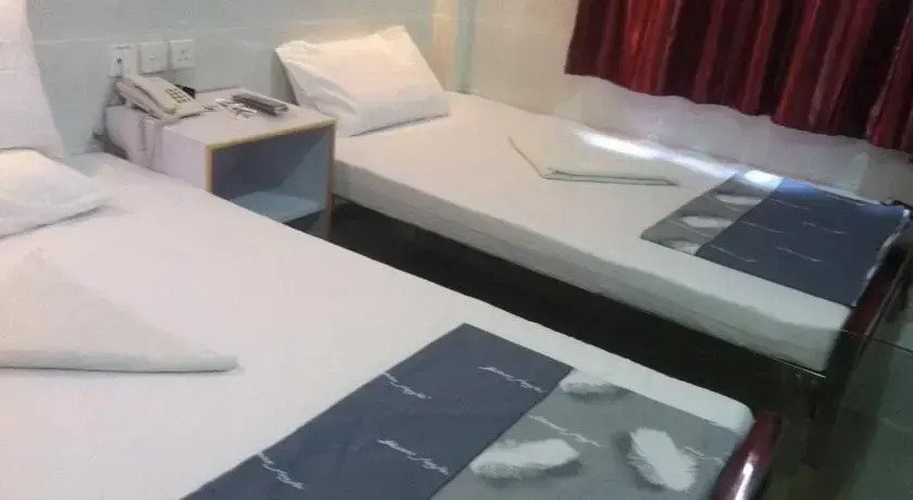 Cosmos Guest House (4/F)