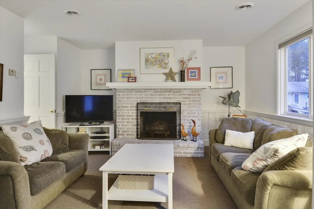 Just Beachy 644 Tingle Ave by Long & Foster