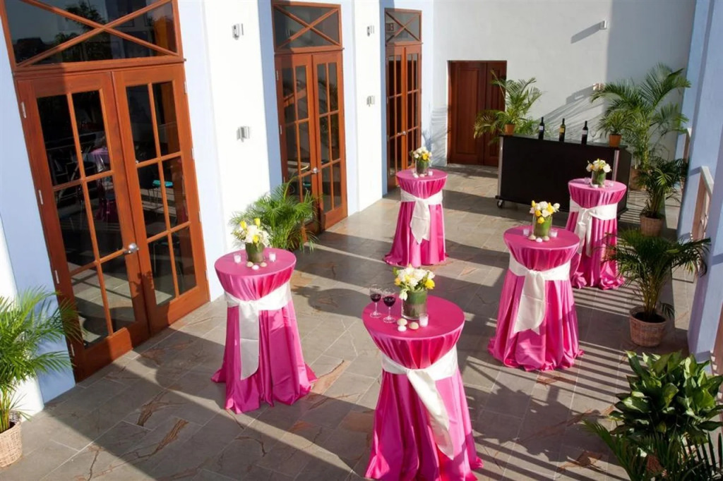Pelican Bay Hotel