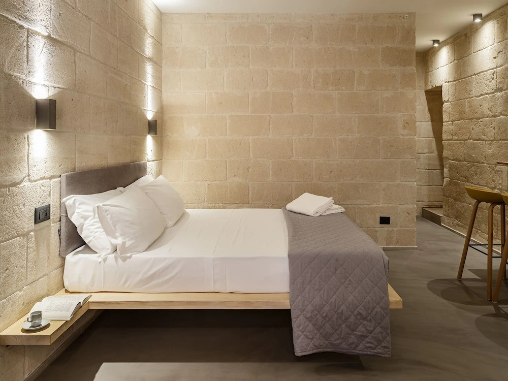 Hydria Rooms