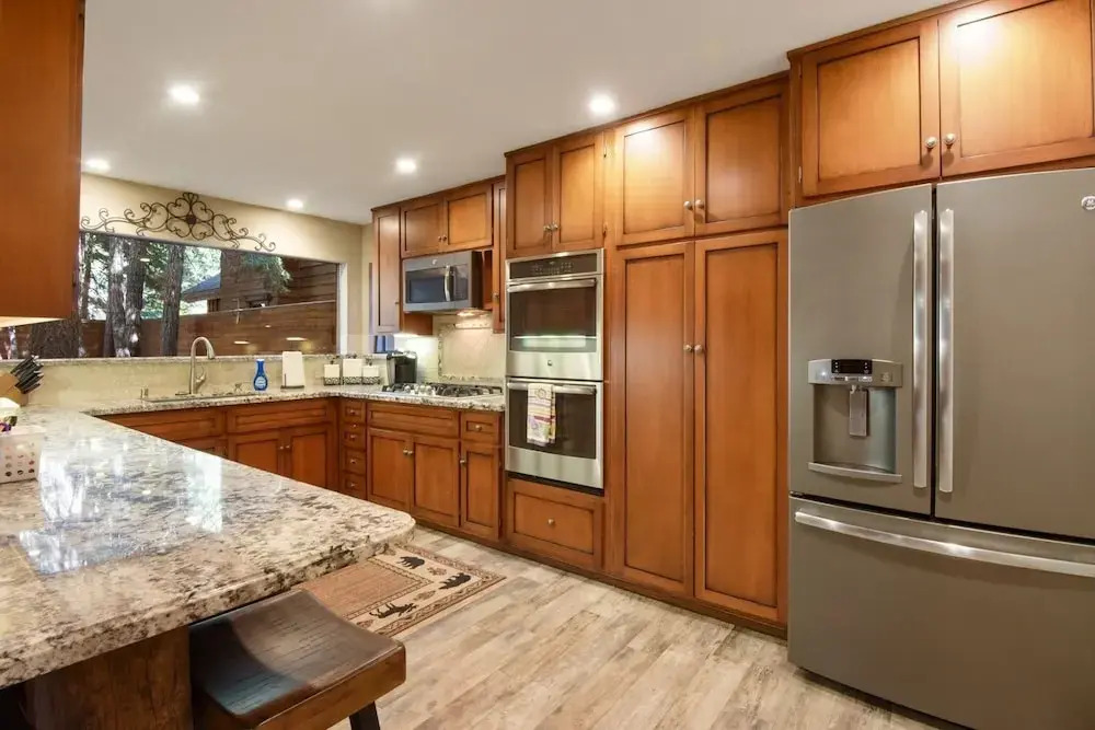 Birdie Time Luxury Home - On Golf Course, Dog Friendly 4 Bedroom Home by Redawning