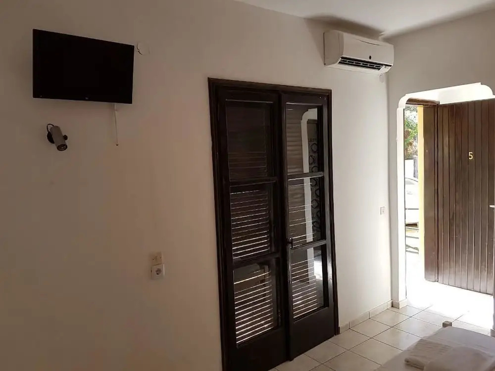 Laopetra Studios