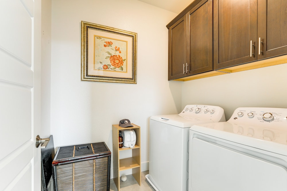 7 Mi to Dtwn Sacramento: Peaceful Gem w/ Patio!