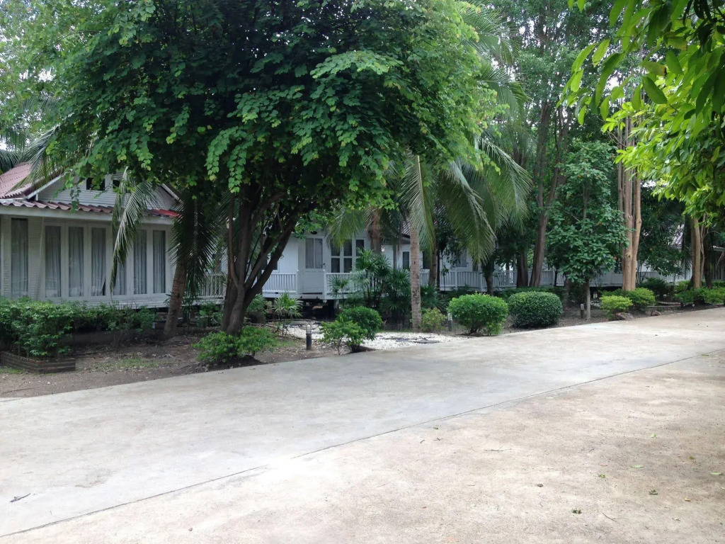 Young Coconut Garden Home Resort
