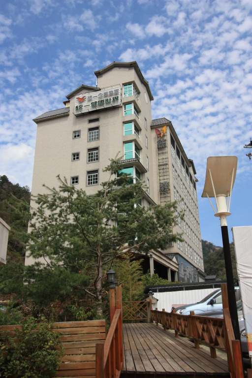 Uni-Resort Ku-Kuan
