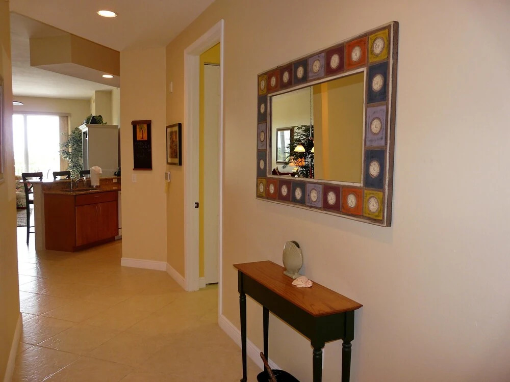 Spacious Condo With sky Views and Steps to South Beach