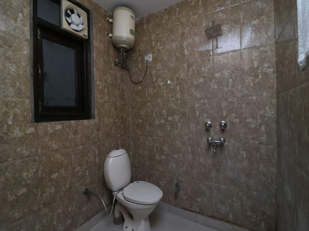 OYO 27823 Hotel Sahib