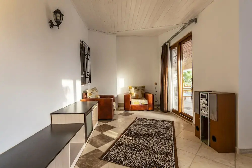 Calypso Lakeview Villas