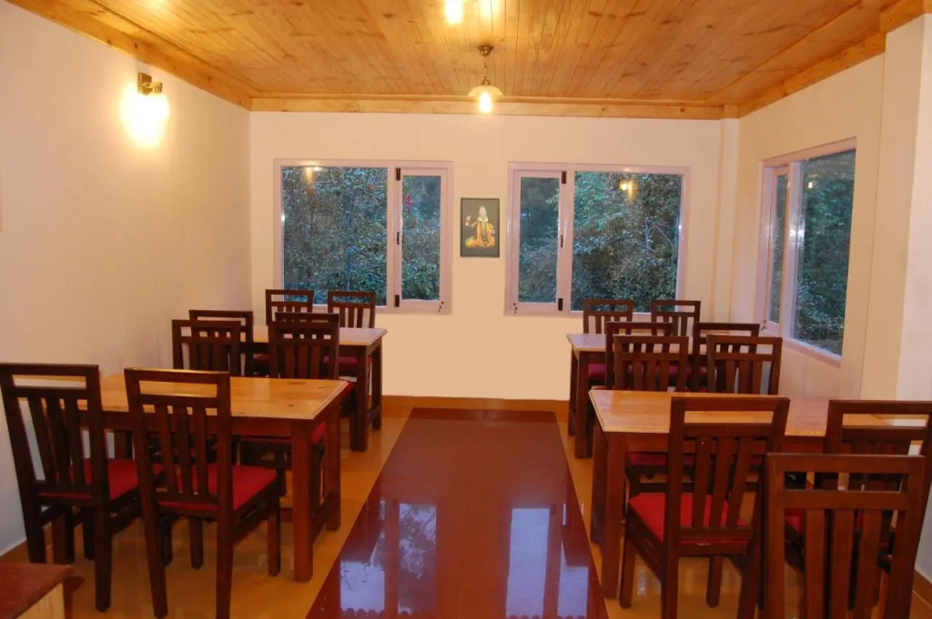 Altius Nest Hotel
