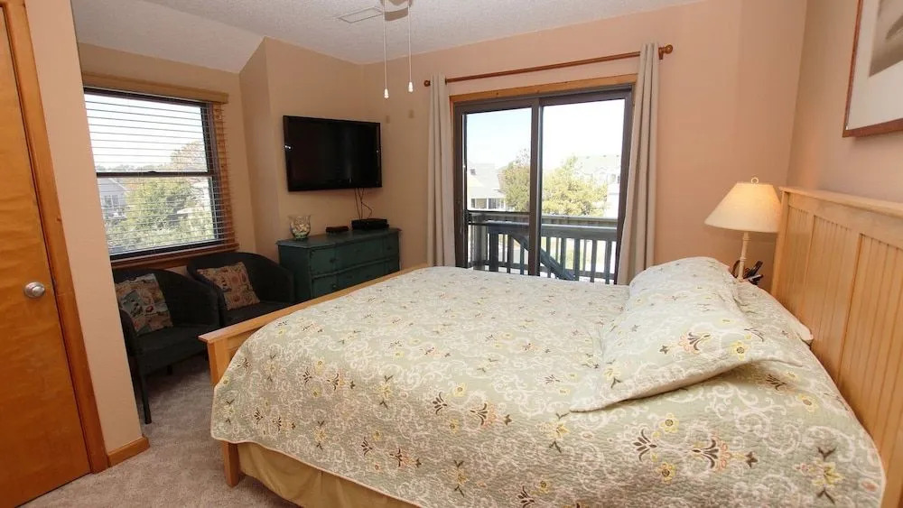 Crab's Day Off - 5 Br Home