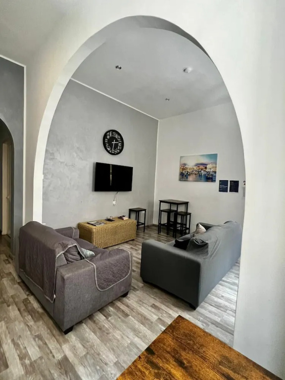 Bookarest Hostel Malta