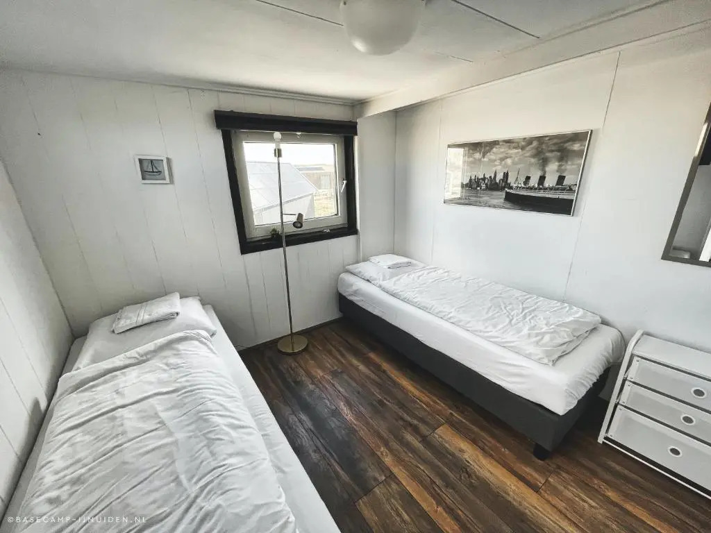 Basecamp Tiny House Eco-resort IJmuiden