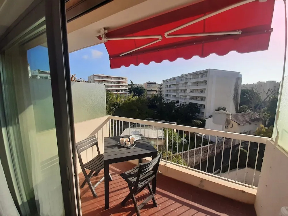 Elegant Apartment in Cannes with Balcony
