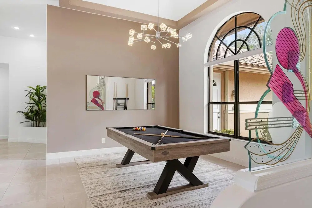 Grand 6BR Plantation Estate w/ Tennis & Pool