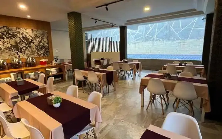 Benhas Hotel