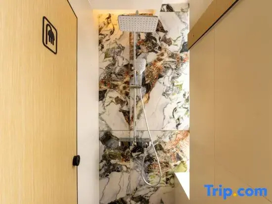 ZaiRenhai Youth Apartment