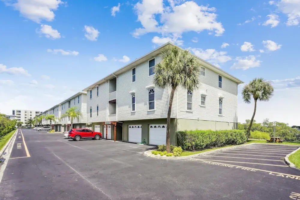 Mariner's Pointe 701