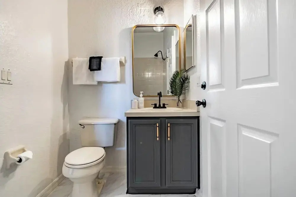 3BR Townhouse at Regal Palms: Pool & Disney Fun